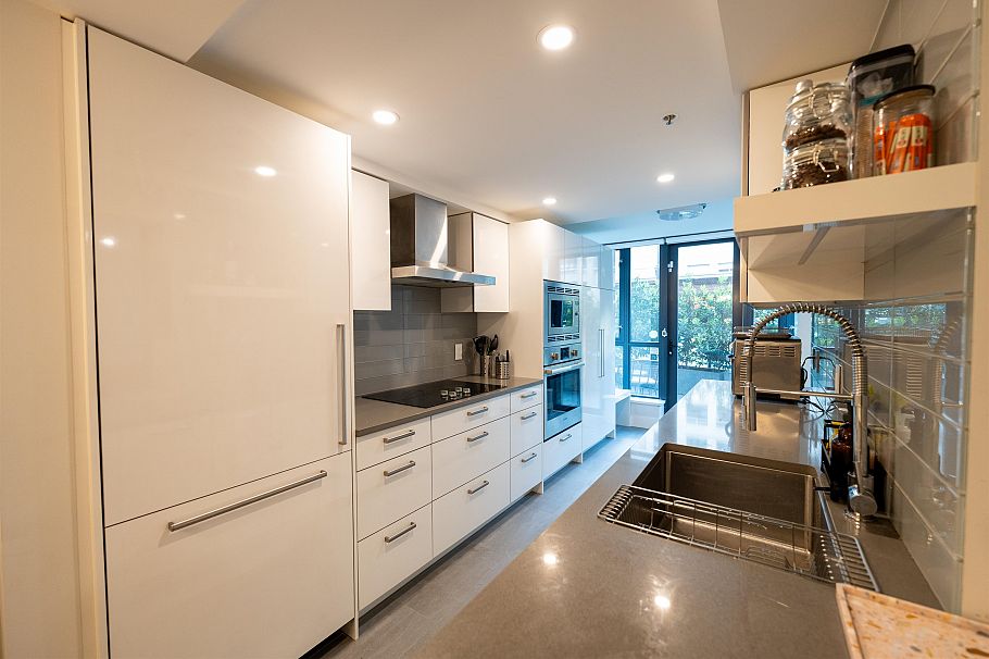 201 289 Drake Street Vancouver, BC - 8