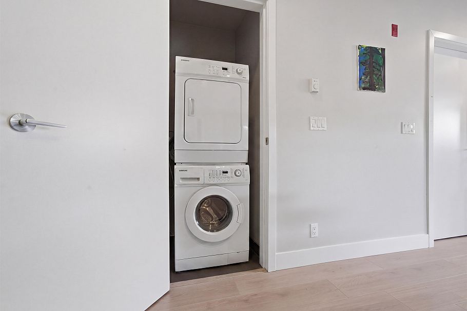 204 1273 Marine Drive North Vancouver, BC - 25