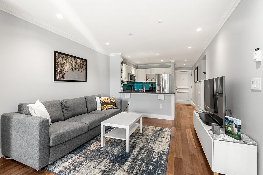 105 365 E 1st Street North Vancouver, BC - 9