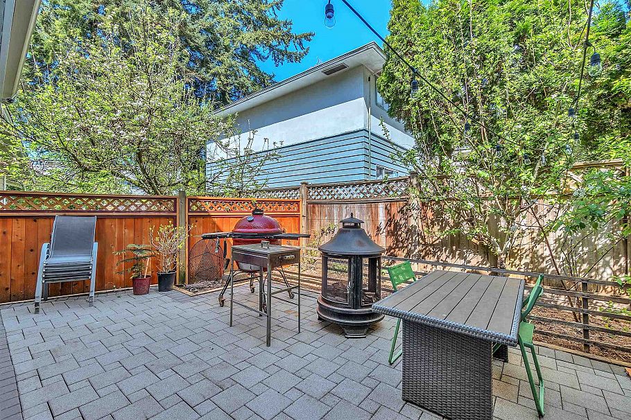 786 W 17th Street North Vancouver, BC - 32