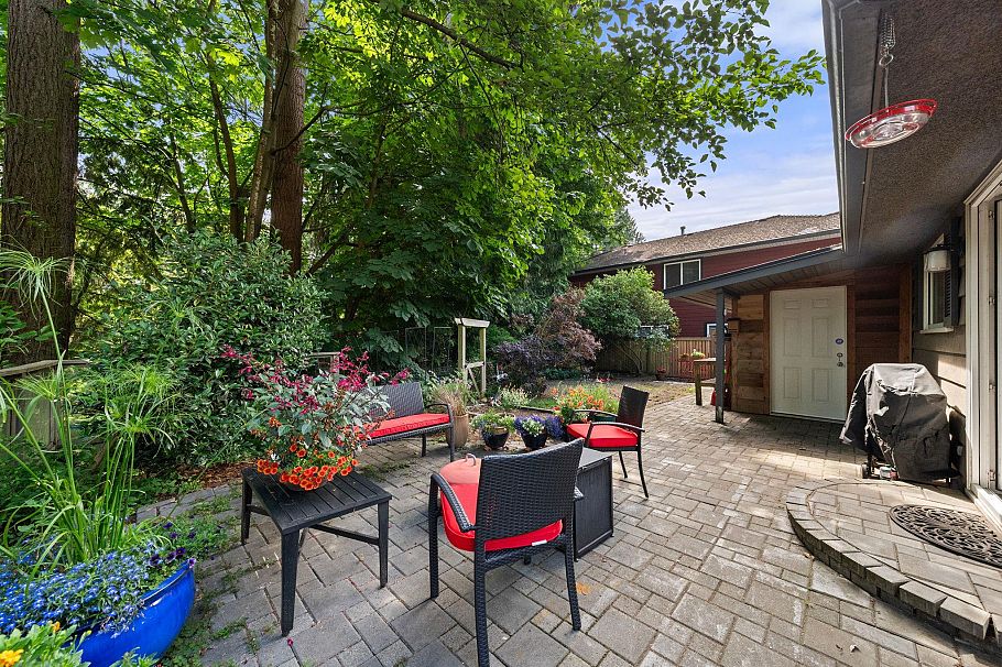 2010 Mackay Avenue North Vancouver, BC - 25