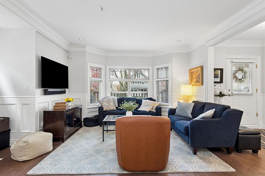 2 158 W 13th Avenue Vancouver, BC - 13