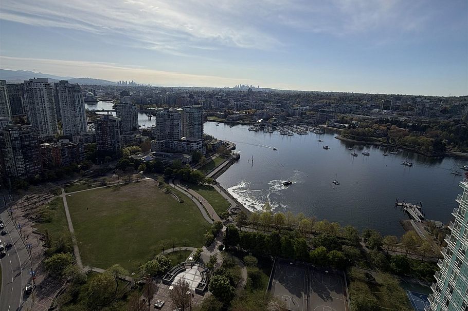 38** 1402 1408 STRATHMORE MEWS, Vancouver BC V6Z 3A9 Vancouver, BC - 1