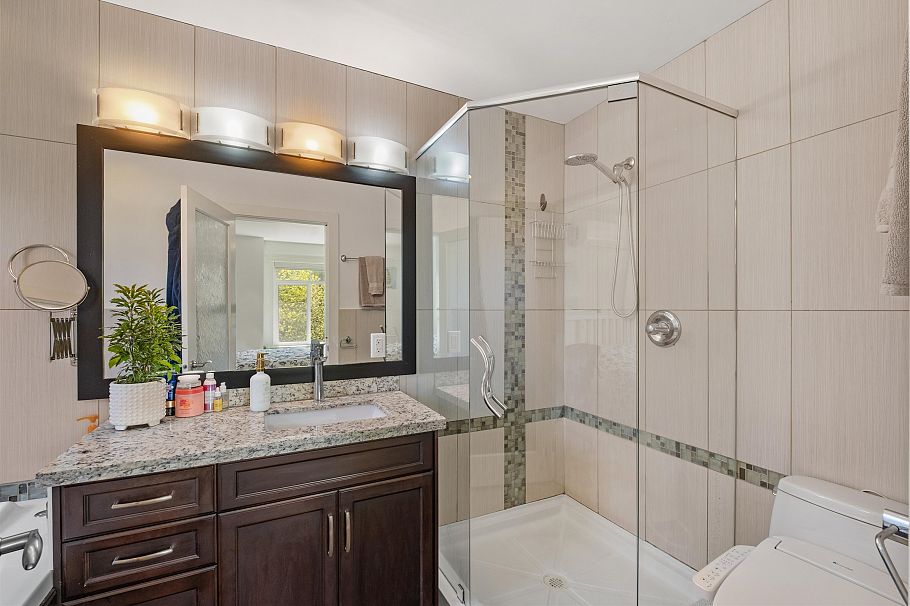 318 W 18th Street North Vancouver, BC - 12