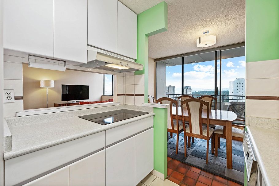 2004 1816 Haro Street Vancouver, BC - 16