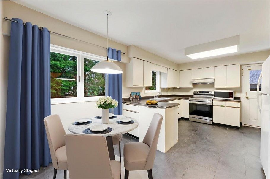 1064 Ruthina Avenue North Vancouver, BC - 15