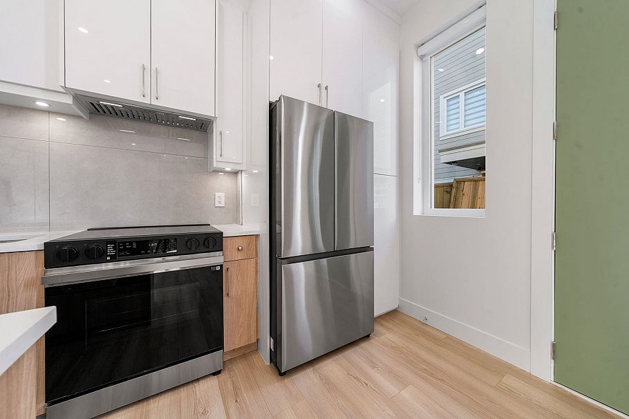 2 3583 Haida Drive Vancouver, BC - 11