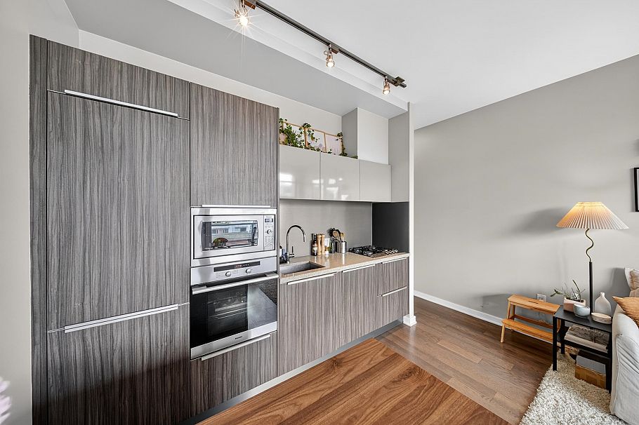 704 123 W 1st Avenue Vancouver, BC - 4