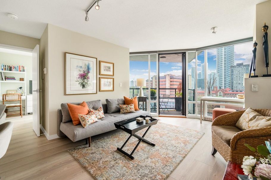 1301 1003 Burnaby Street Vancouver, BC - 3