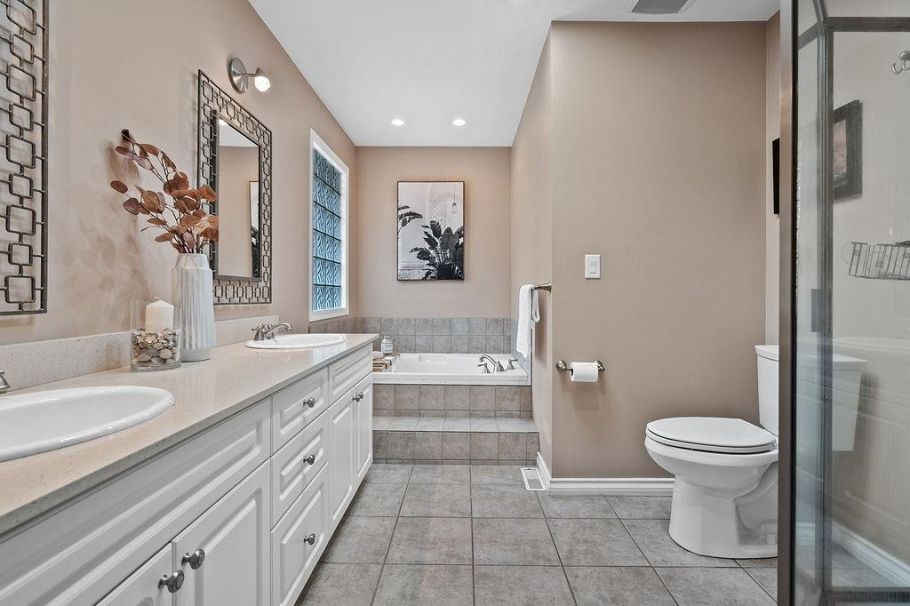 1659 Orkney Place North Vancouver, BC - 24