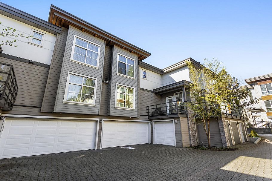 8 3025 Baird Road North Vancouver, BC - 36