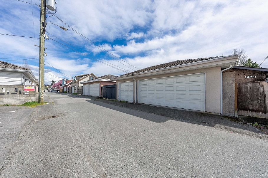 1437 E 58th Avenue Vancouver, BC - 37