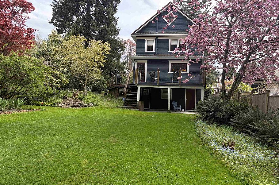 3039 St. Georges Avenue North Vancouver, BC - 33