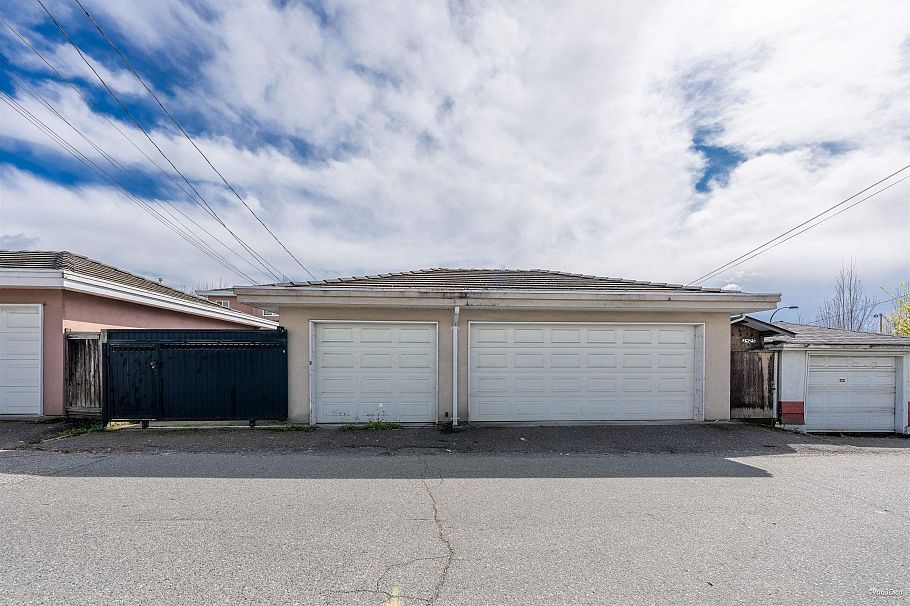 1437 E 58th Avenue Vancouver, BC - 36