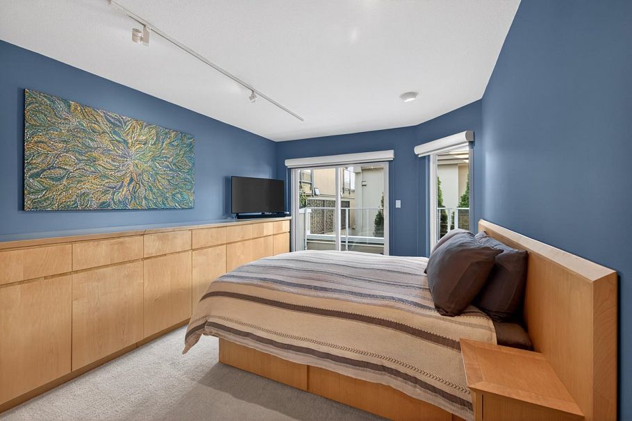 1261 W 7th Avenue Vancouver, BC - 23