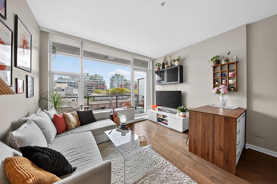 704 123 W 1st Avenue Vancouver, BC - 2