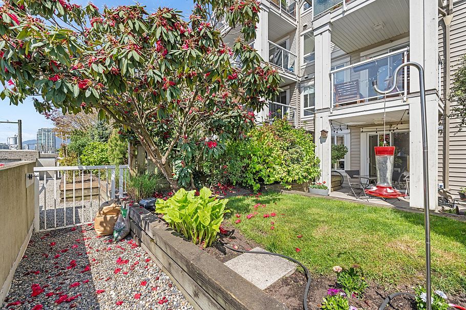 105 365 E 1st Street North Vancouver, BC - 22