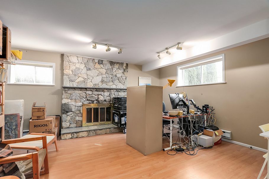 3712 Fir Street Burnaby, BC - 21