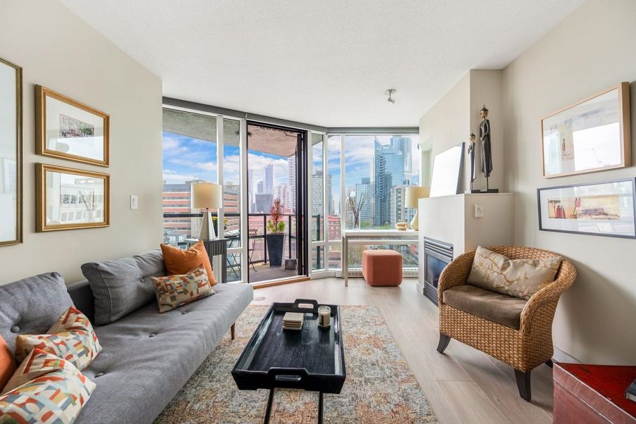 1301 1003 Burnaby Street Vancouver, BC - 1