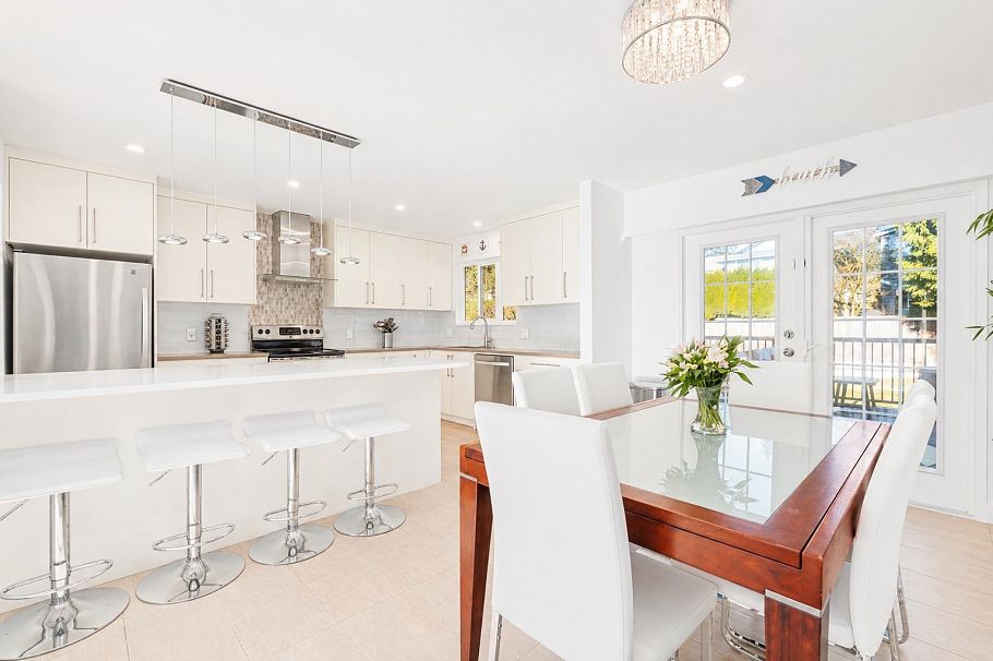 4072 Violet Street North Vancouver, BC - 10