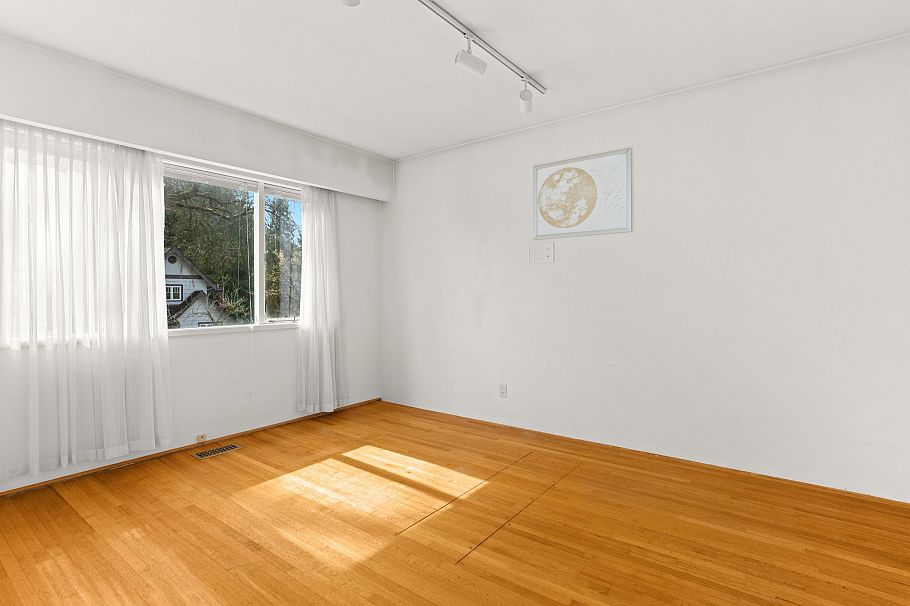 6297 Mackenzie Street Vancouver, BC - 19