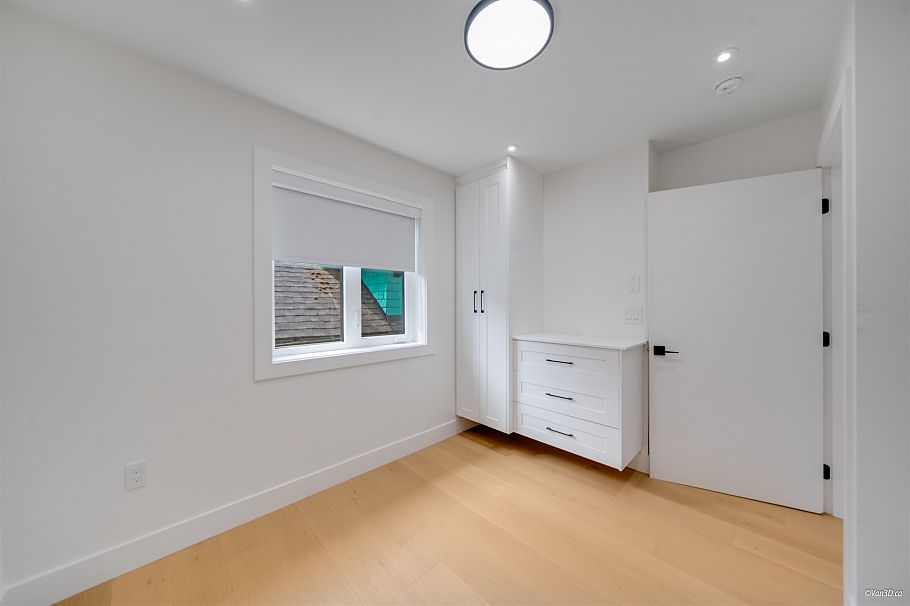 2 4463 Walden Street Vancouver, BC - 18