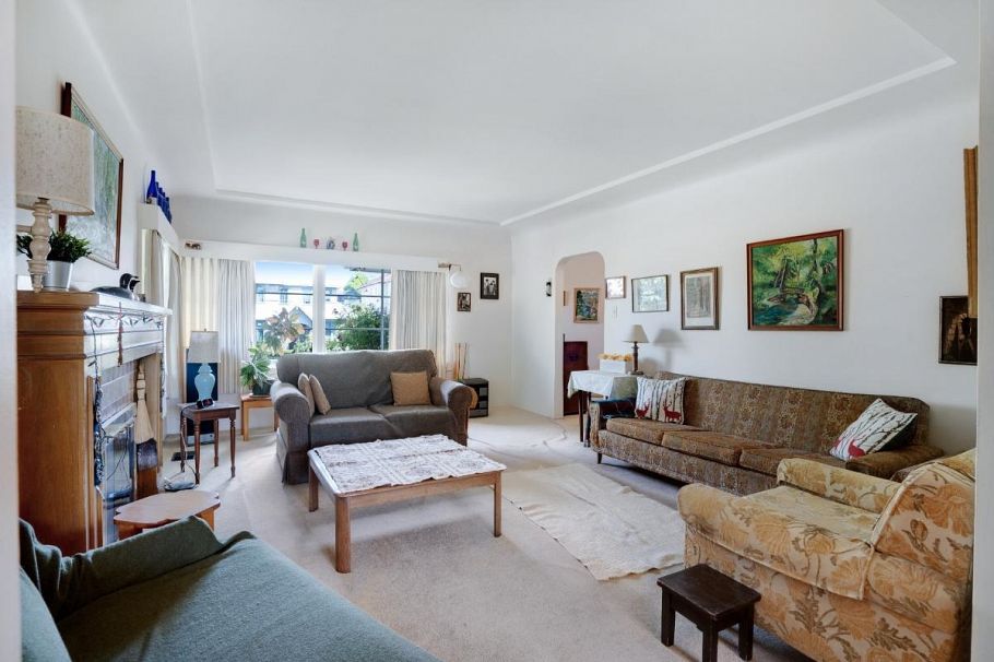 2396 W 18th Avenue Vancouver, BC - 4