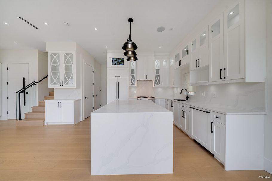 2 4463 Walden Street Vancouver, BC - 7