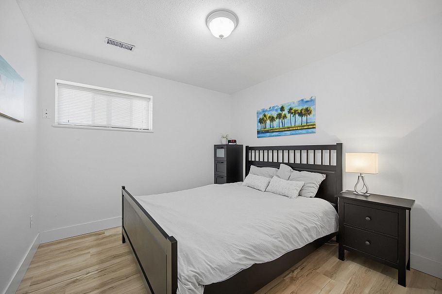 4057 Marine Drive Burnaby, BC - 29