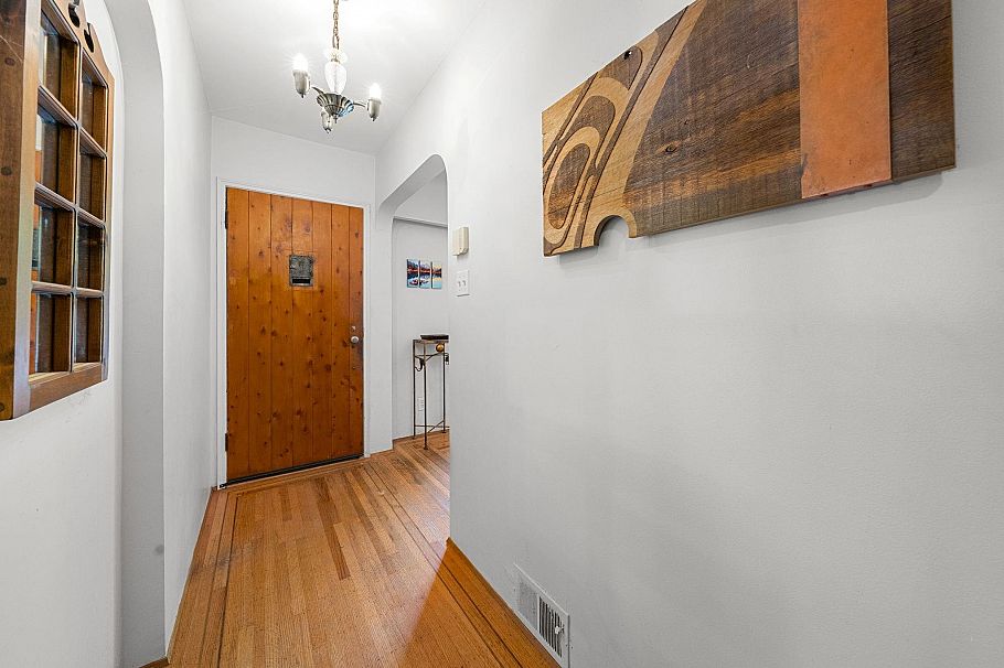 2010 Mackay Avenue North Vancouver, BC - 14