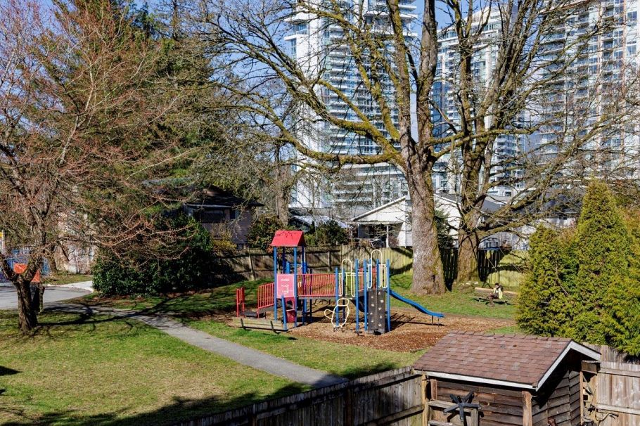 475 Orwell Street North Vancouver, BC - 20