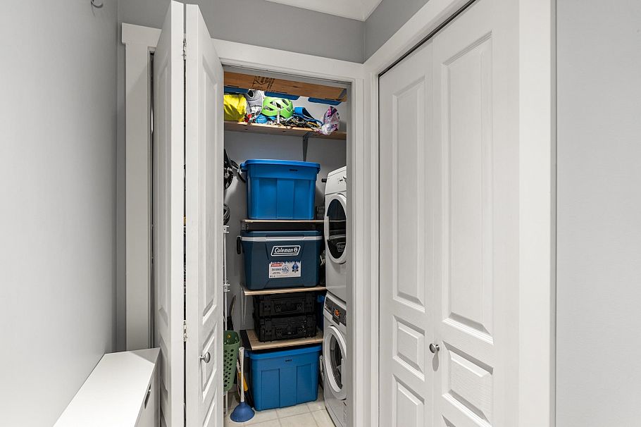 105 365 E 1st Street North Vancouver, BC - 16