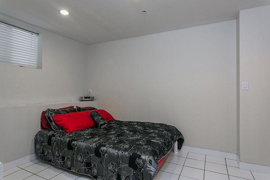 915 E 23rd Avenue Vancouver, BC - 27