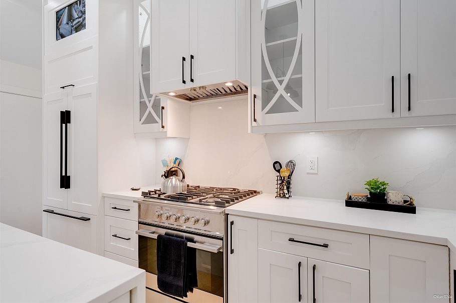 1 4463 Walden Street Vancouver, BC - 16