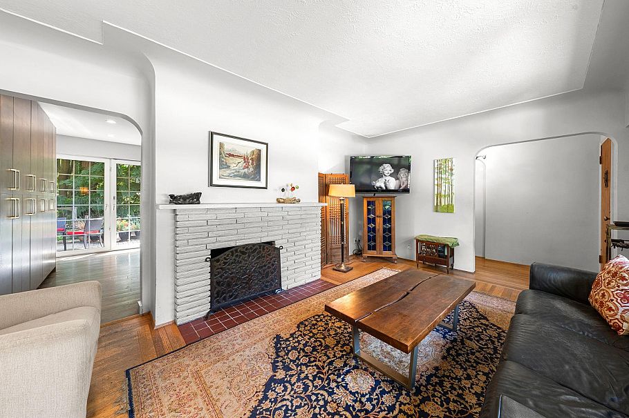 2010 Mackay Avenue North Vancouver, BC - 4