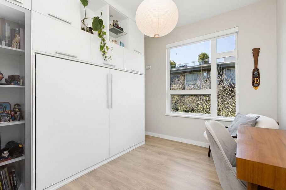 107 715 W 15th Street North Vancouver, BC - 16