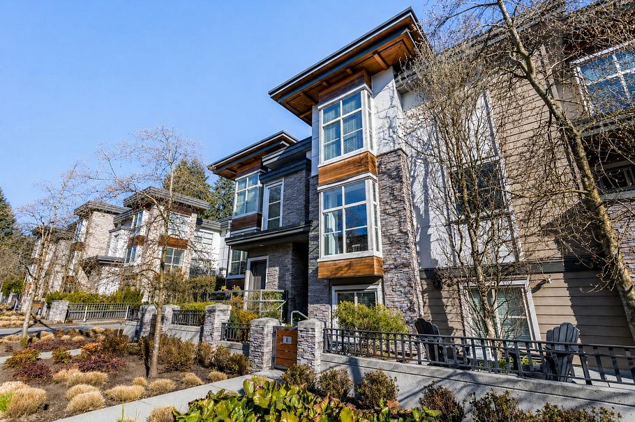 8 3025 Baird Road North Vancouver, BC - 1