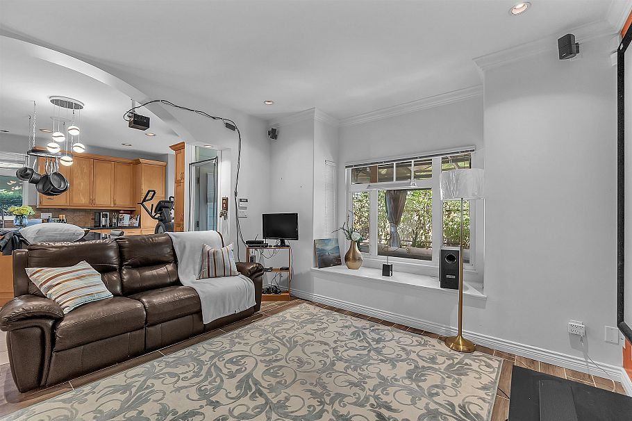 786 W 17th Street North Vancouver, BC - 14