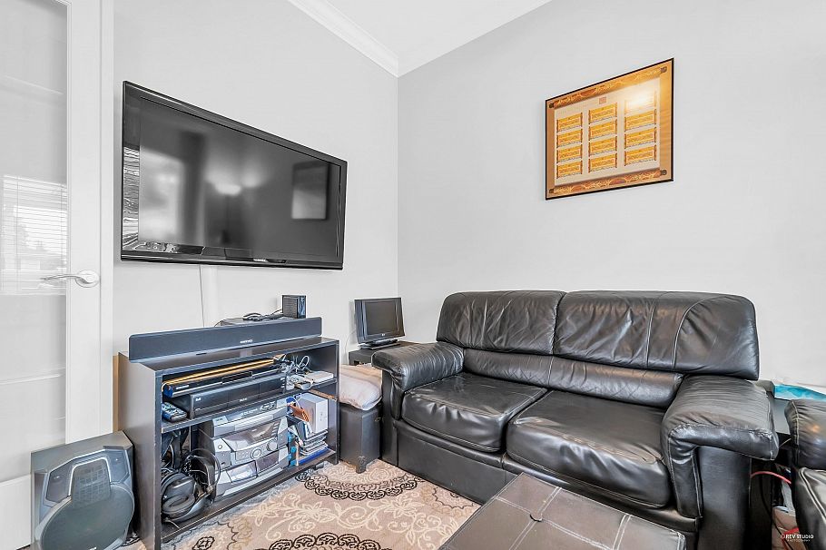 669 W 71st Avenue Vancouver, BC - 3