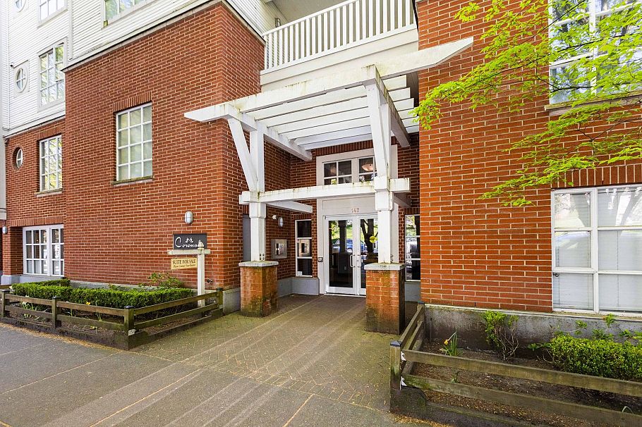 113 147 E 1st Street North Vancouver, BC - 32