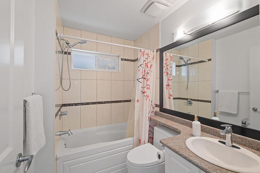 318 W 18th Street North Vancouver, BC - 28