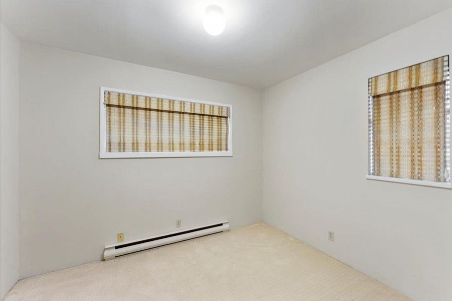 1064 Ruthina Avenue North Vancouver, BC - 31