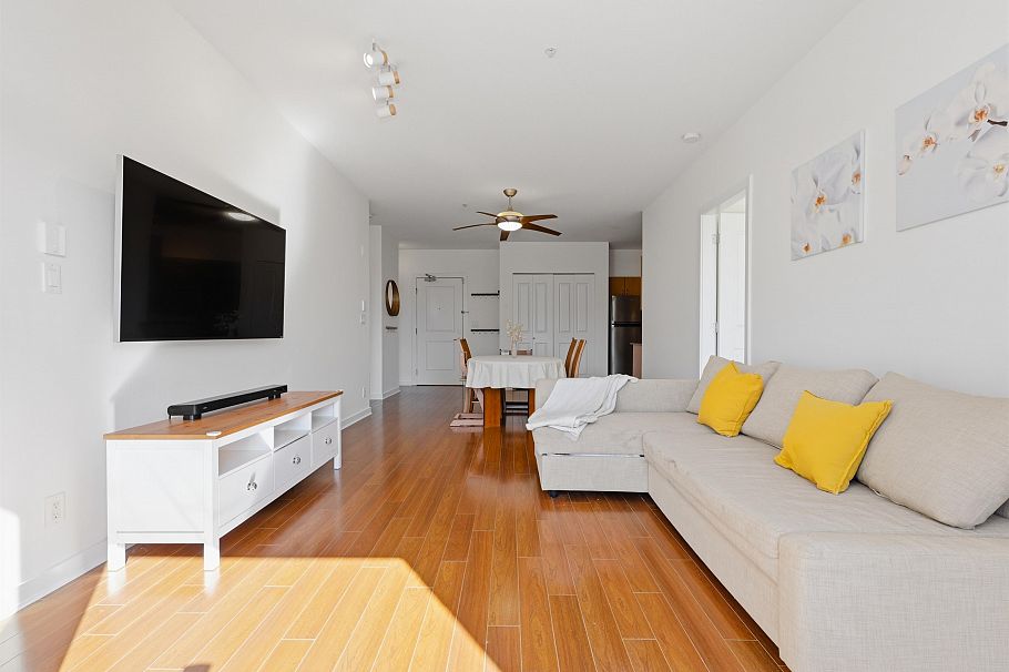 302 4479 W 10th Avenue Vancouver, BC - 4