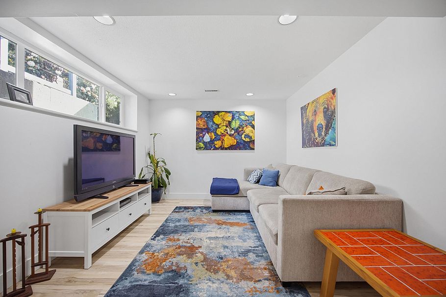 4057 Marine Drive Burnaby, BC - 26