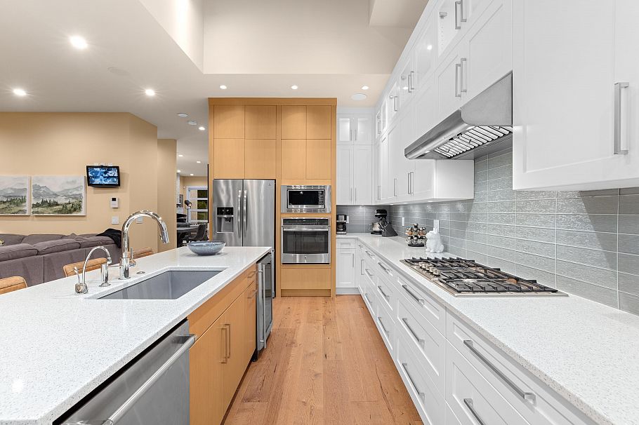 315 E 20th Street North Vancouver, BC - 12