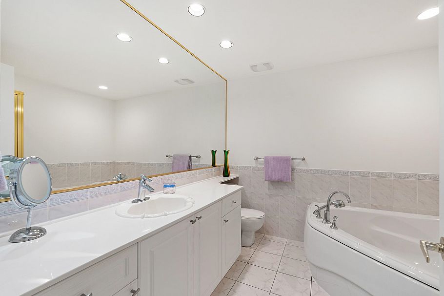 103 1145 E 29th Street North Vancouver, BC - 26