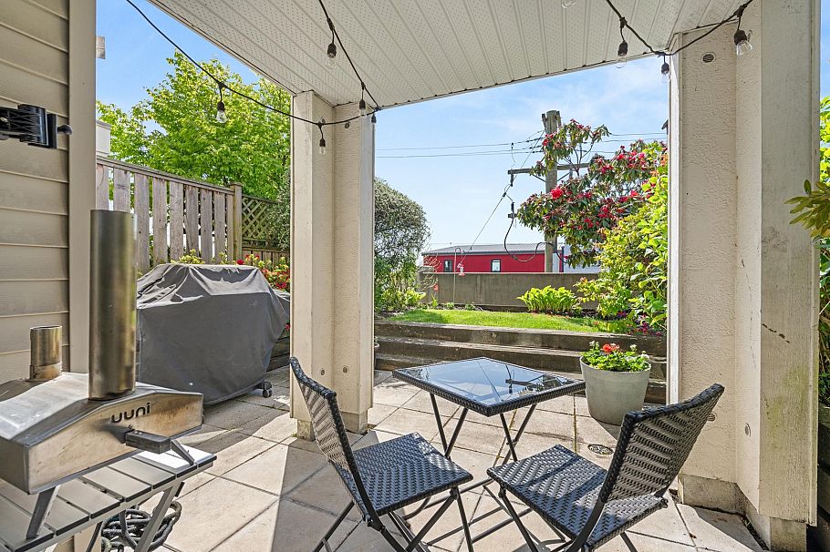 105 365 E 1st Street North Vancouver, BC - 18