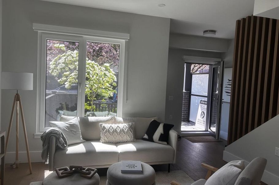 1341 E 21st Avenue Vancouver, BC - 3