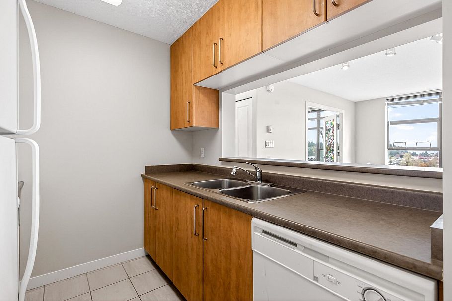 2502 5380 Oben Street Vancouver, BC - 8