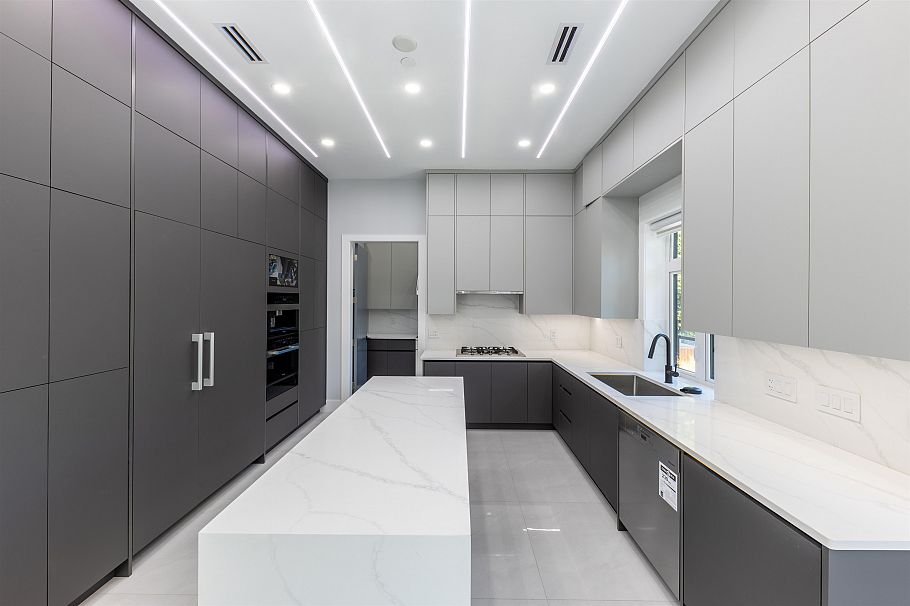 3587 Mayfair Avenue Vancouver, BC - 3